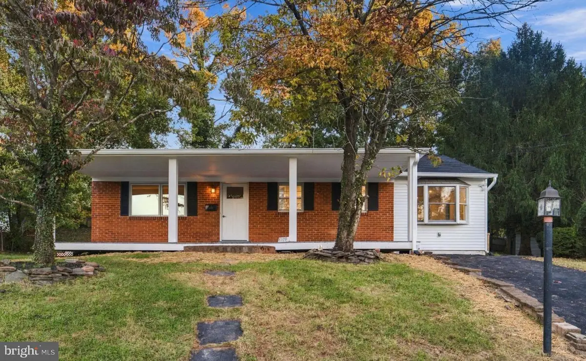 8109 Mace Ct, Manassas, VA 20111 - #1
