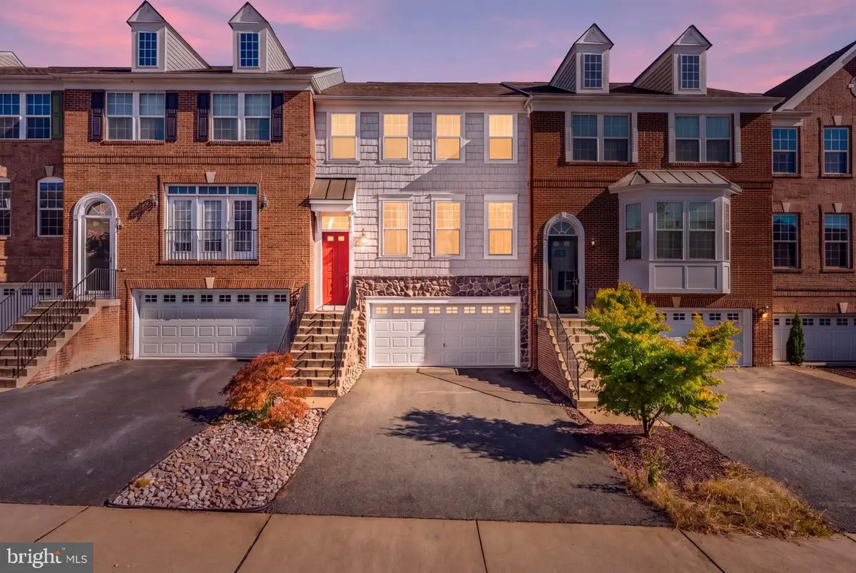 16639 Danridge Manor Dr, Woodbridge, VA 22191 - #1