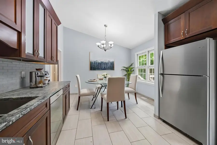 8915 Helen St, Manassas, VA 20112 - #3