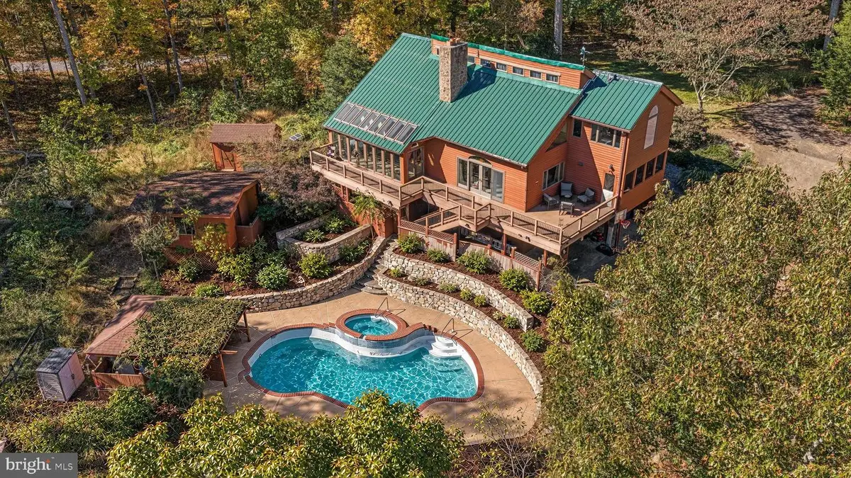 7870 Woodridge Dr, Gainesville, VA 20155 - #1