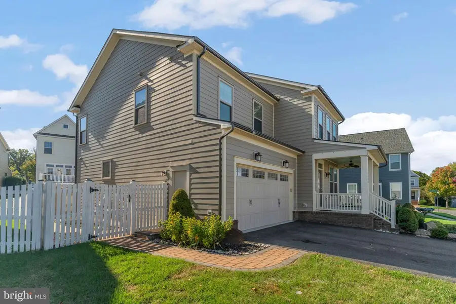 2385 Harmsworth Dr, Dumfries, VA 22026 - #2