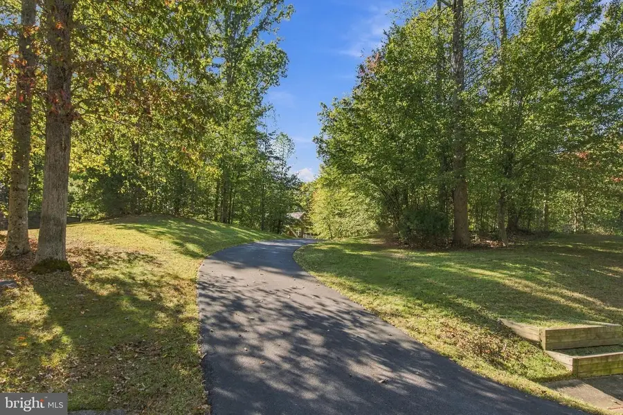 6380 Ruskin Row Pl, Woodbridge, VA 22193 - #2