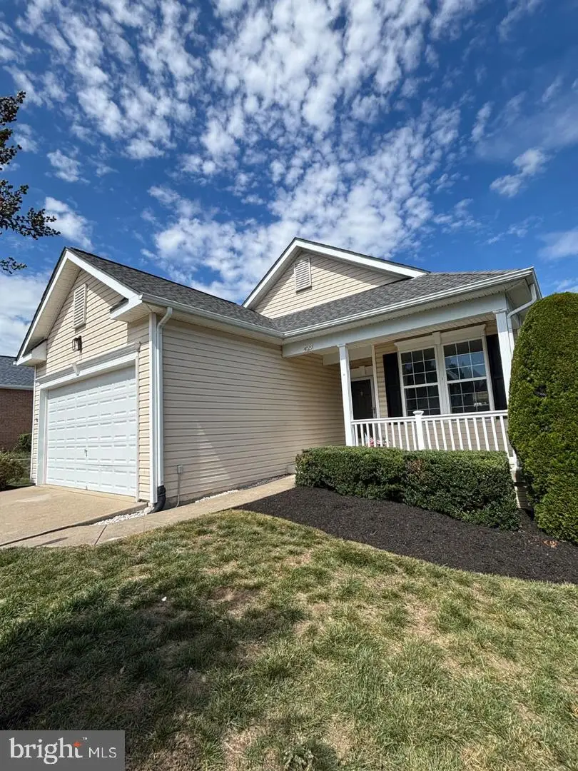 4029 Lunar Eclipse Dr, Dumfries, VA 22025 - #1