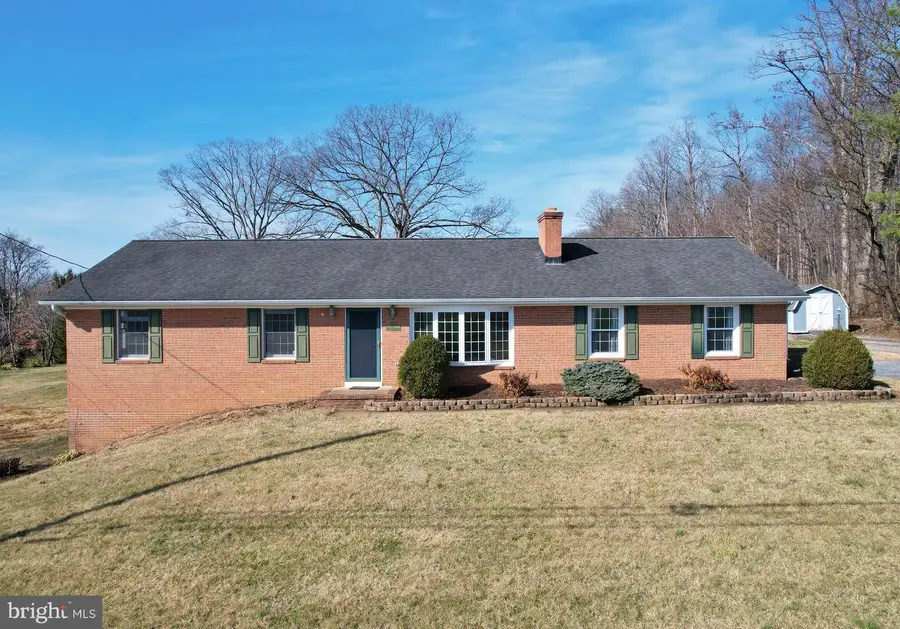 472 Honeysuckle Rd, Elkton, VA 22827 - #2