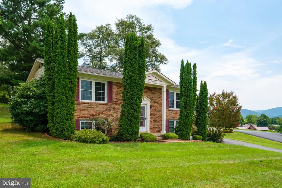 106 Hillside Ave, Elkton, VA 22827 - #2