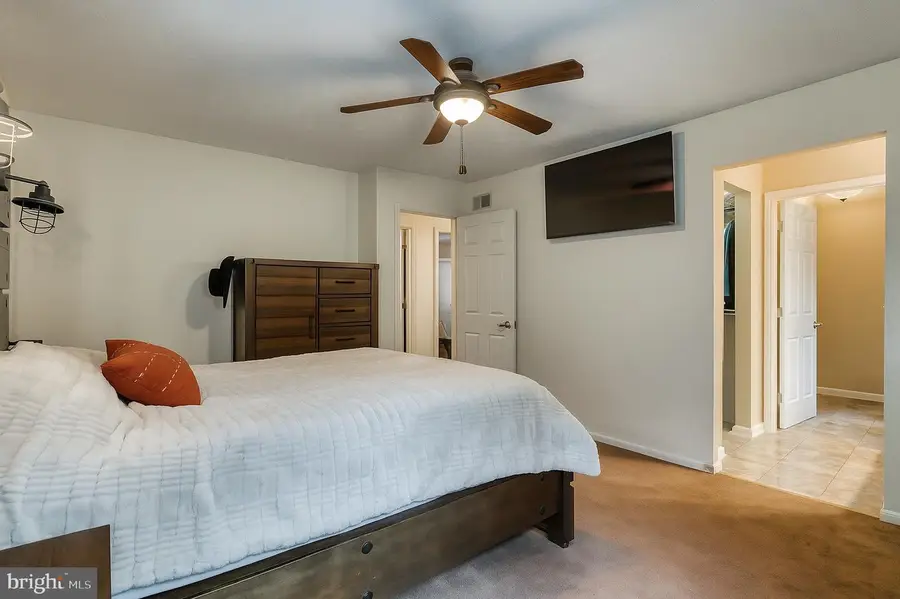 7 Red Haven Ln, Chester Gap, VA 22623 - Image #3