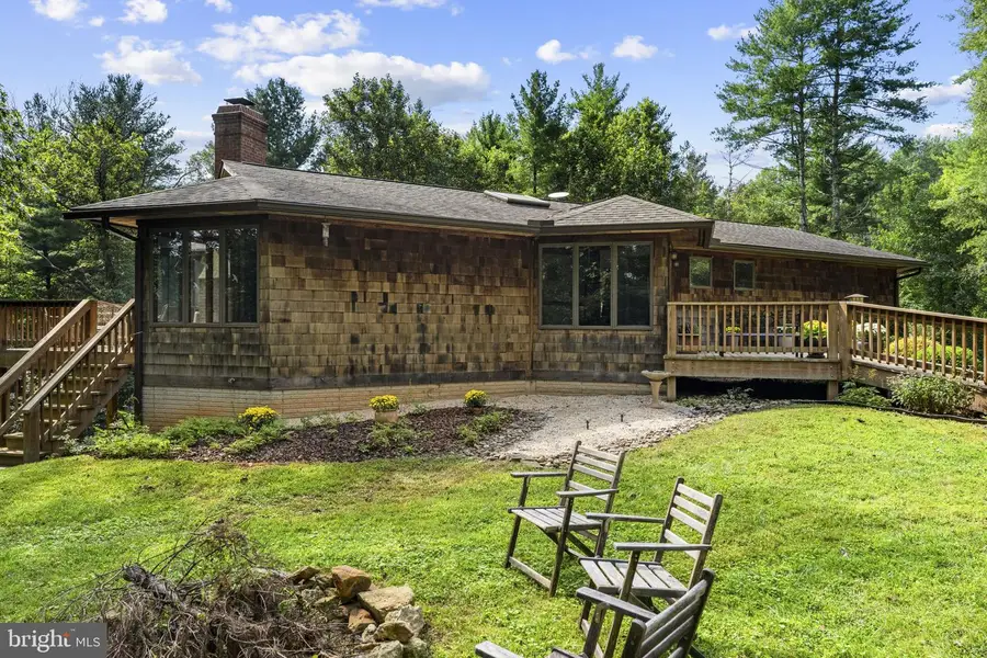 207 Grand View Rd, Washington, VA 22747 - #2