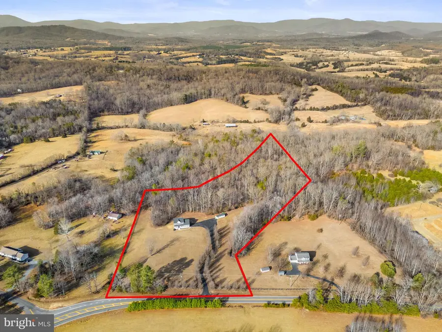 23 Richmond Rd, Castleton, VA 22716 - Image #2