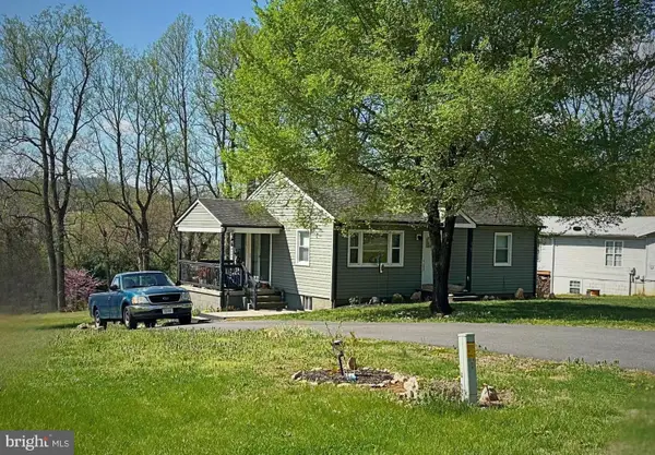 15 Mountain View Rd, FLINT HILL, VA 22627