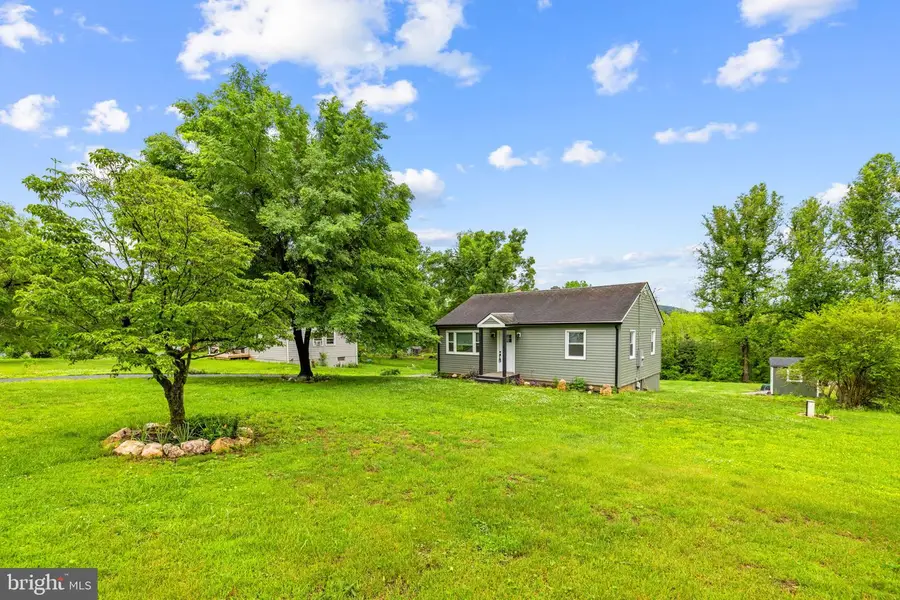 15 Mountain View Rd, Flint Hill, VA 22627 - #2