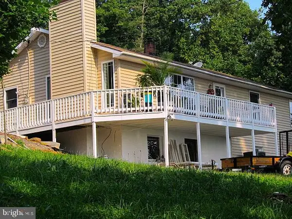 147 Blue Ridge Ave, CHESTER GAP, VA 22623
