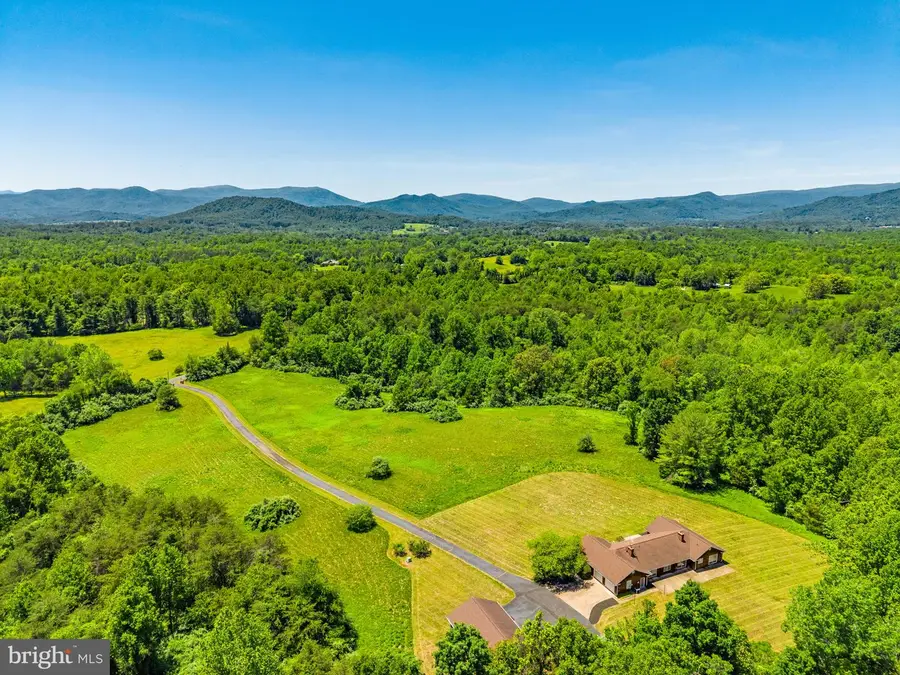 176 Rock Mills Rd, Castleton, VA 22716 - #2