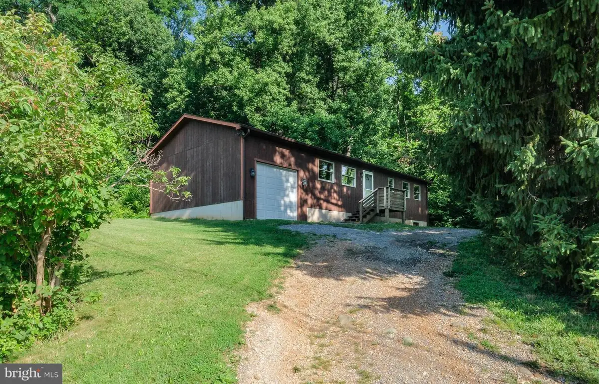 16 Headwaters Rd, Chester Gap, VA 22623 - #1