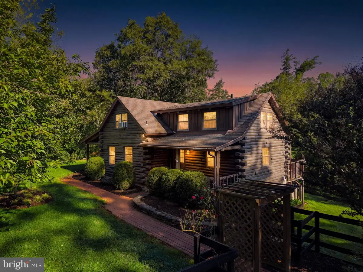 229 Grand View Rd, Washington, VA 22747 - #1