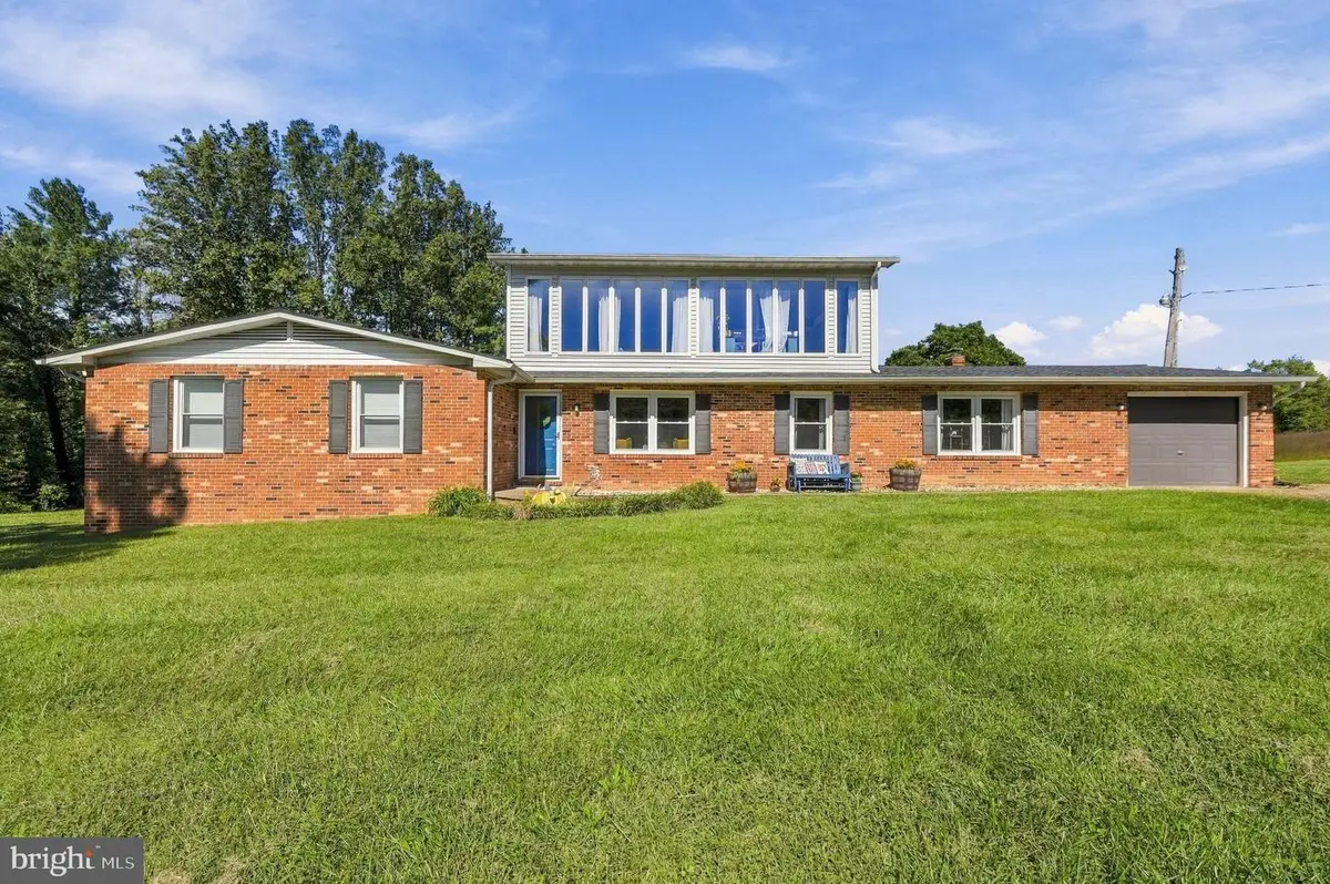 267 Aaron Mountain Rd, Castleton, VA 22716 - #1