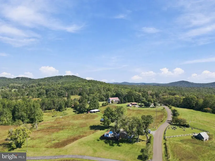 267 Aaron Mountain Rd, Castleton, VA 22716 - #3