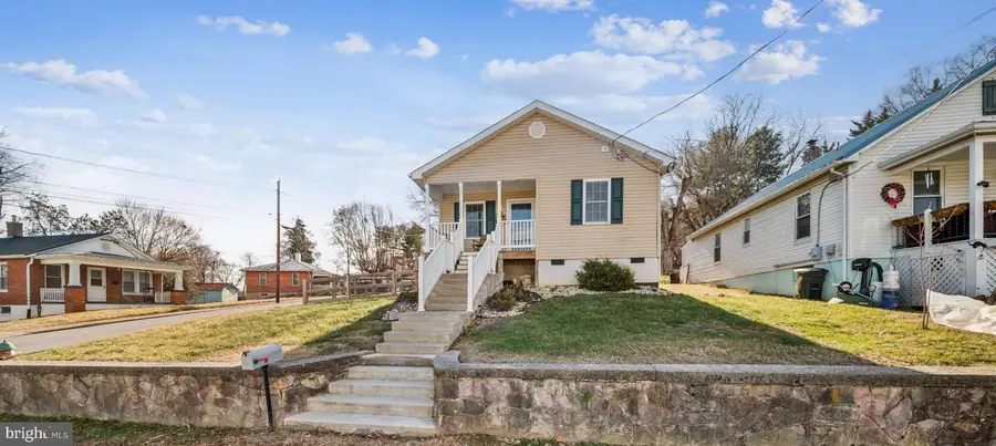 102 W Liberty St, Staunton, VA 24401 - Image #2