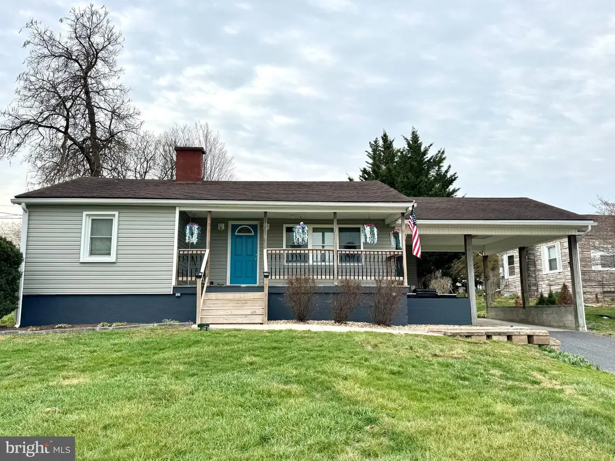 830 New Hope Rd, Staunton, VA 24401 - #1