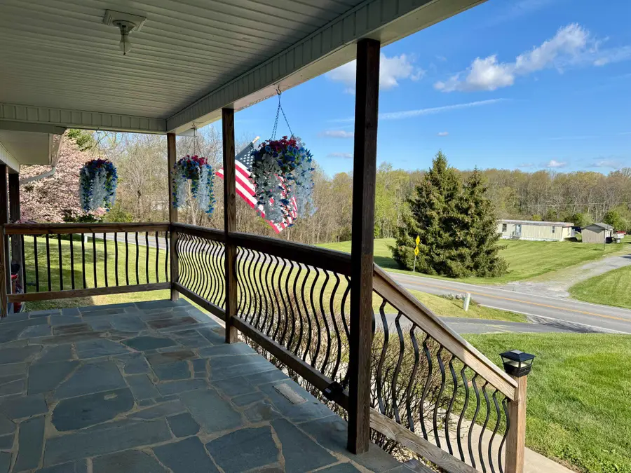 830 New Hope Rd, Staunton, VA 24401 - #3