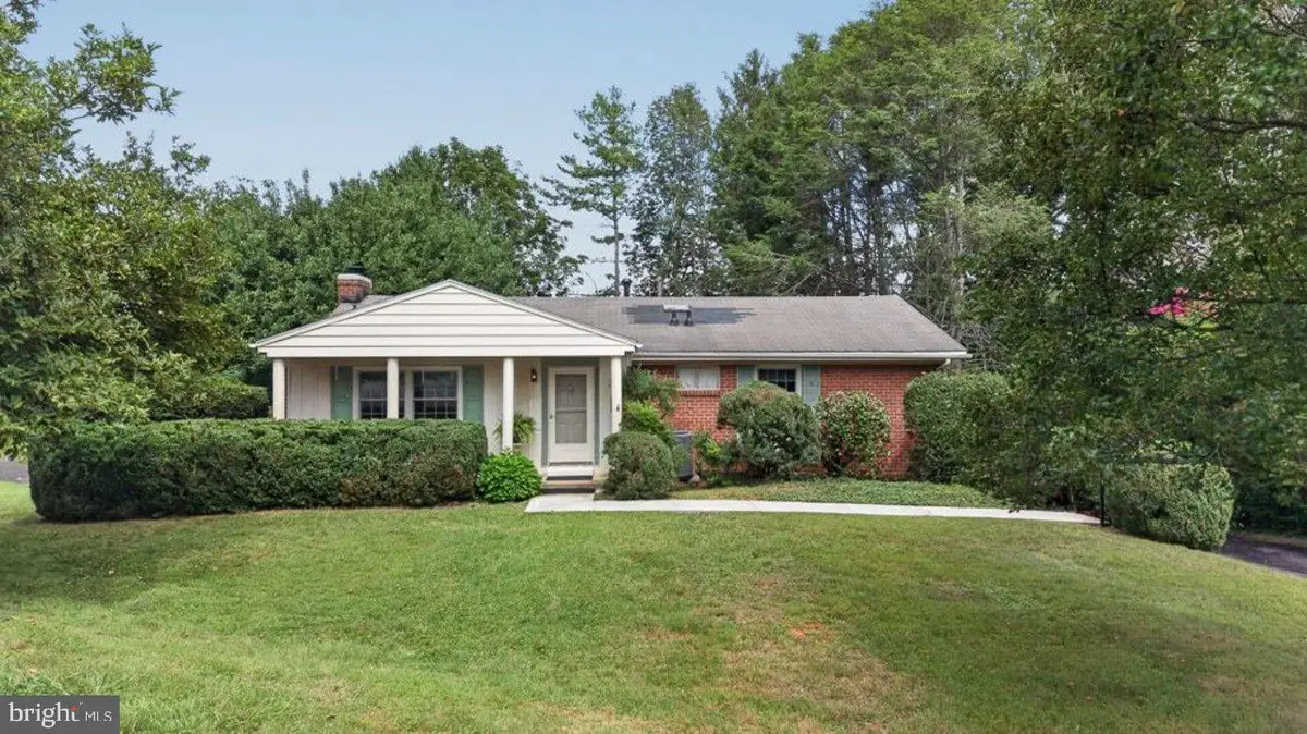 1395 Pleasant View St, Staunton, VA 24401 - #1