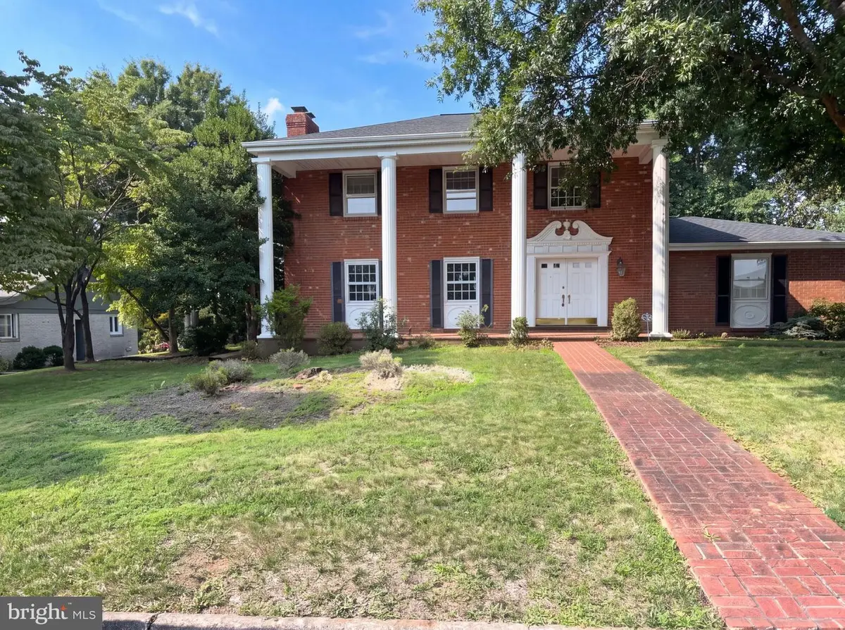 507 Willoughby Ln, Staunton, VA 24401 - #1
