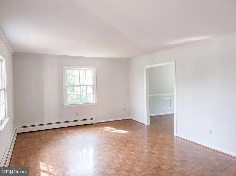 507 Willoughby Ln, Staunton, VA 24401 - #3