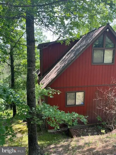 216 Beauregard Dr, Basye, VA 22810 - Image #2