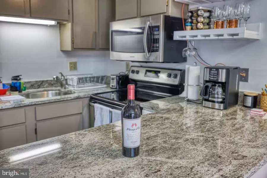 5 Yvonne Way, Basye, VA 22810 - #3