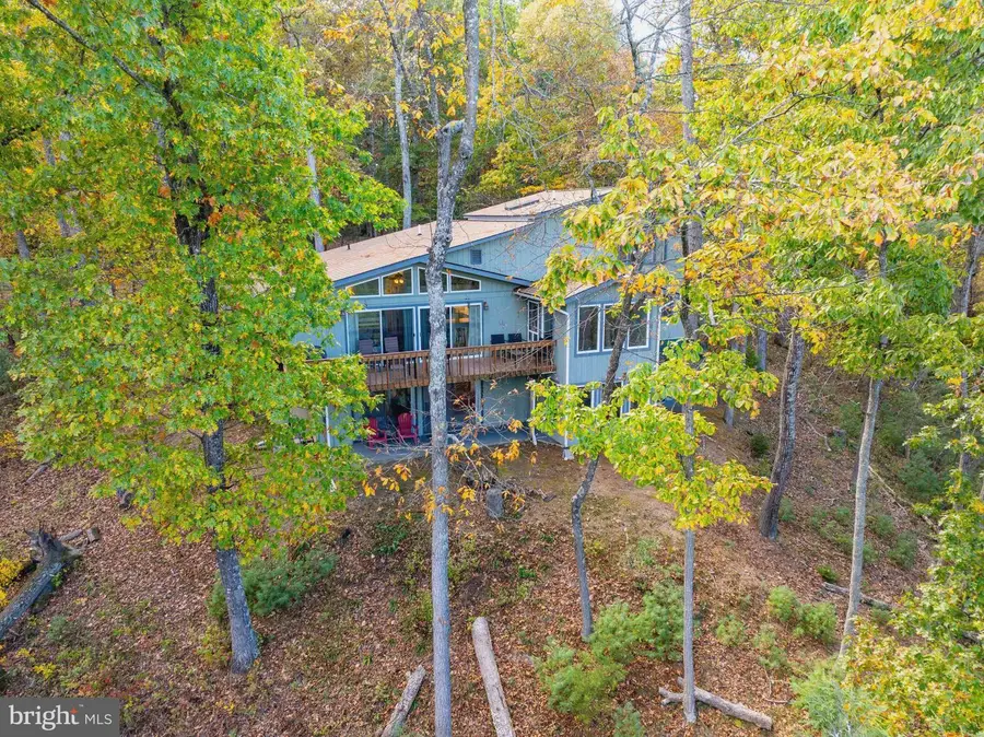 129 Fairway Dr, Basye, VA 22810 - Image #2