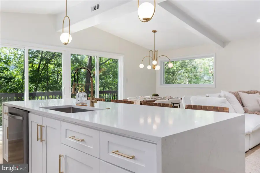 Dooley Dr, Basye, VA 22810 - Image #2