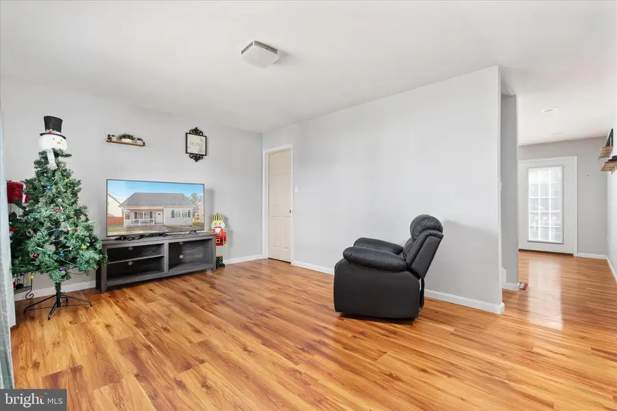 174 Charles N, Strasburg, VA 22657 - Image #3