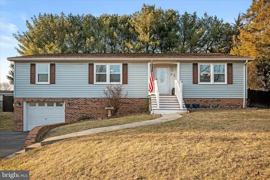 95 Cecelia St, Toms Brook, VA 22660 - #2