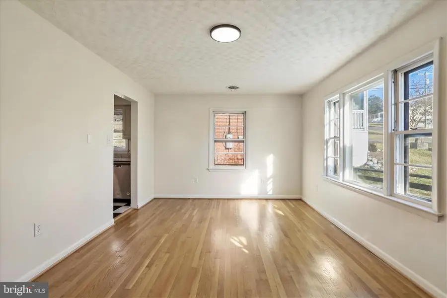 373 Walton St, Strasburg, VA 22657 - Image #3