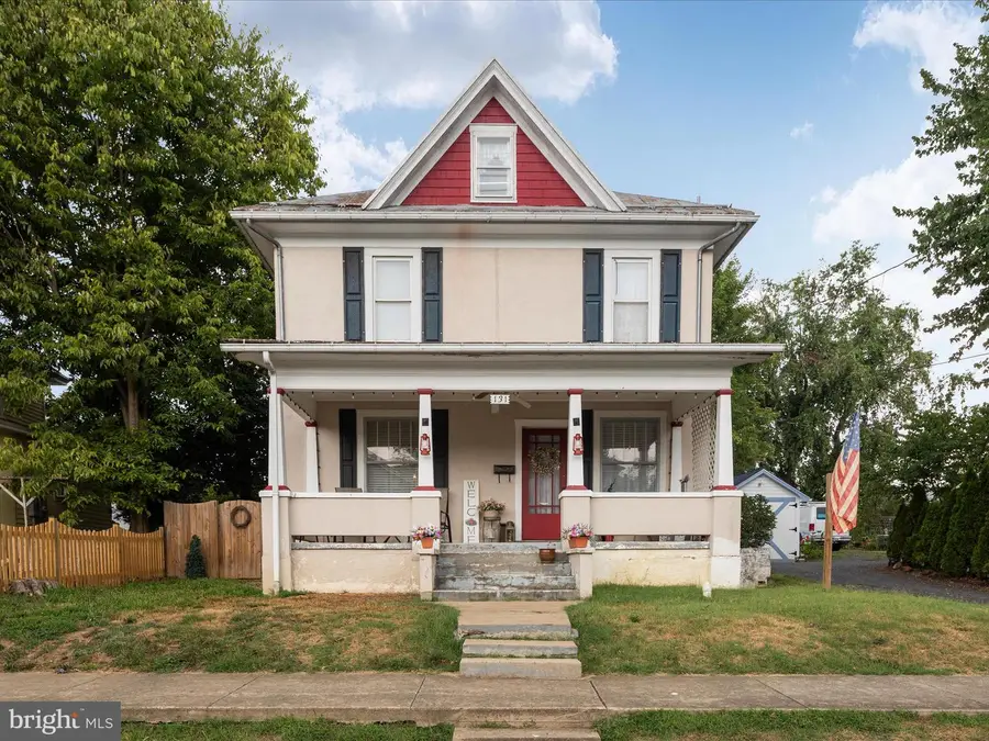 131 Capon St, Strasburg, VA 22657 - #2