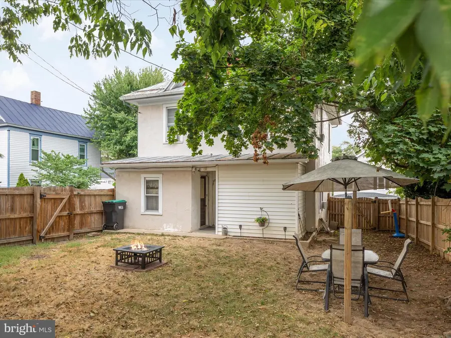 131 Capon St, Strasburg, VA 22657 - #3