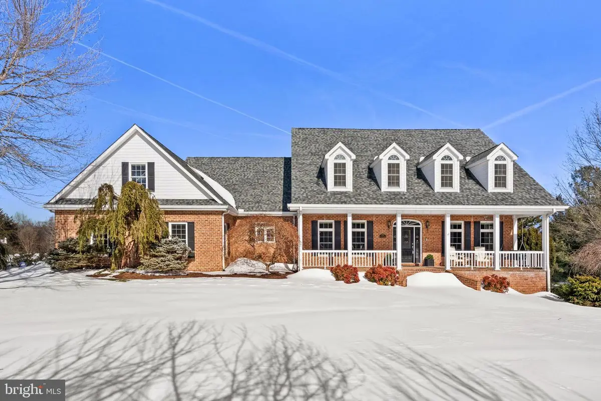 256 Cliffside Dr, Edinburg, VA 22824 - #1