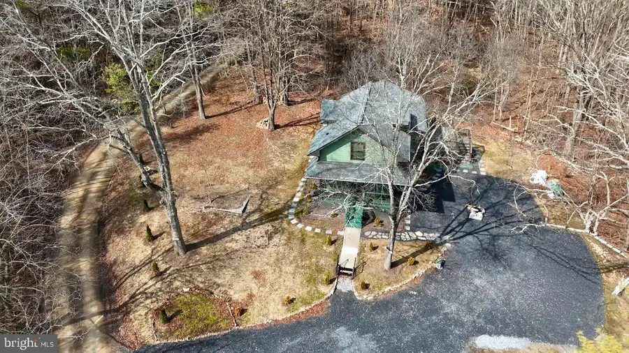 598 Indian Run Ln, Strasburg, VA 22657 - #3