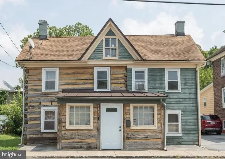 131 S Massanutten St, Strasburg, VA 22657 - #1