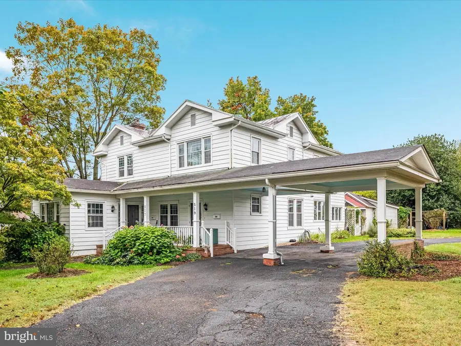 517 W Locust St, Woodstock, VA 22664 - #2