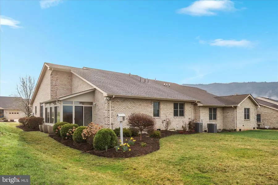 154 Daniel Ct, Strasburg, VA 22657 - #2