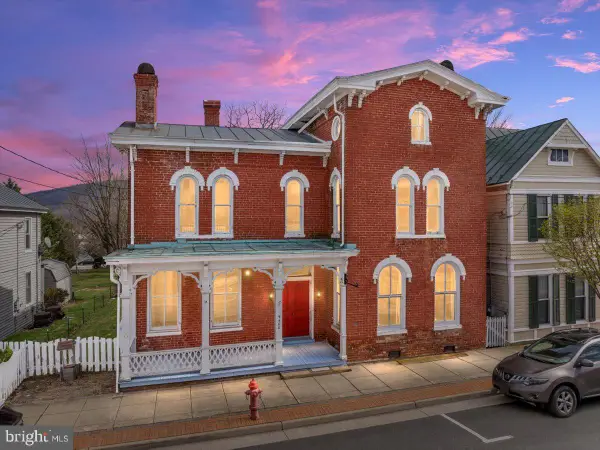 9400 S Congress St S, NEW MARKET, VA 22844