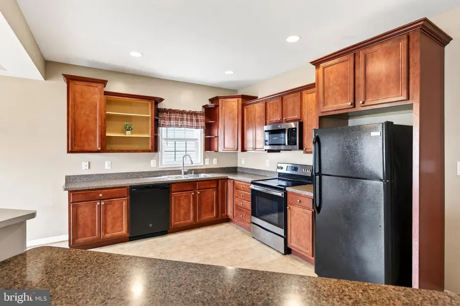 355 Hoover Rd, Woodstock, VA 22664 - #2