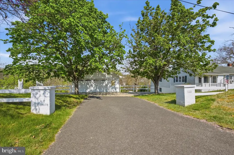 318 S Water St, Woodstock, VA 22664 - #2