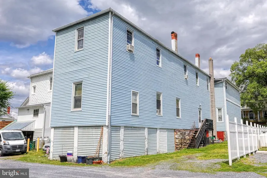 109 N Main St, Edinburg, VA 22824 - #3