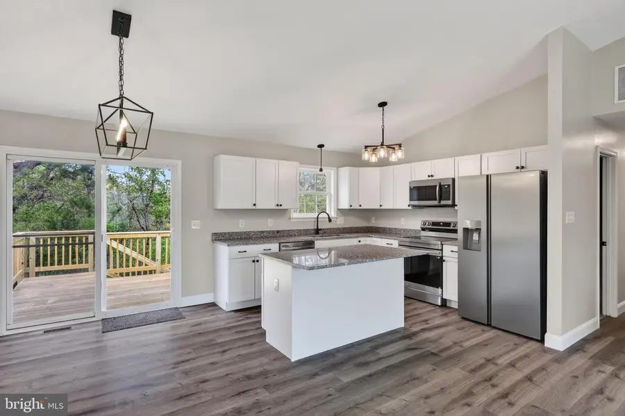 213 Black Oak Dr, Maurertown, VA 22644 - #2