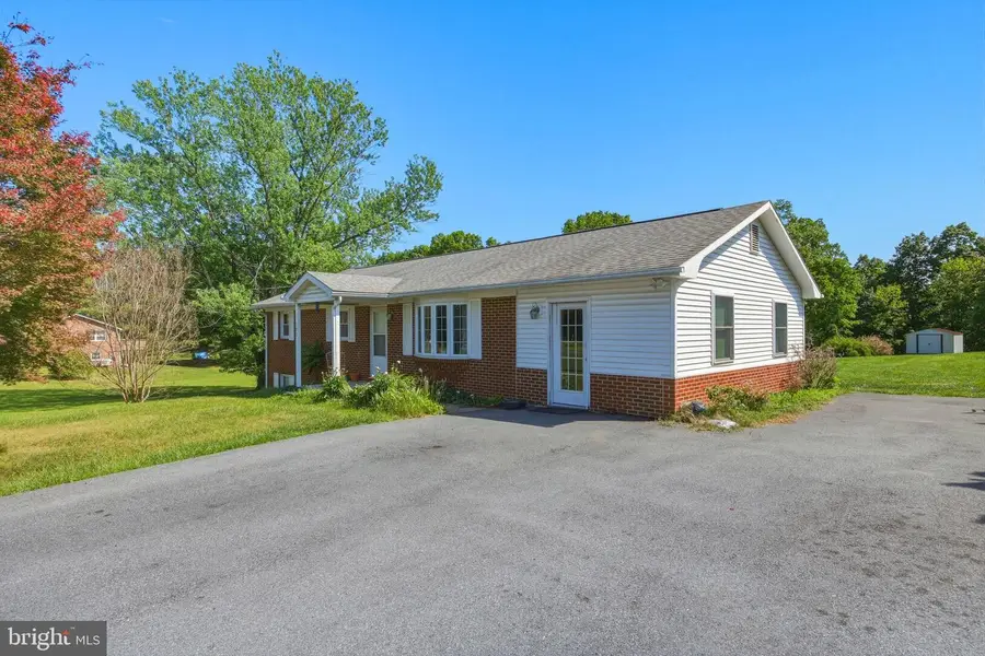 380 E Reservoir Rd, Woodstock, VA 22664 - #2