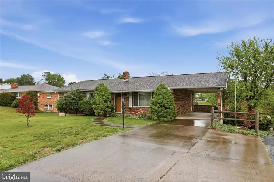 317 Dawn Ave, Woodstock, VA 22664 - #2