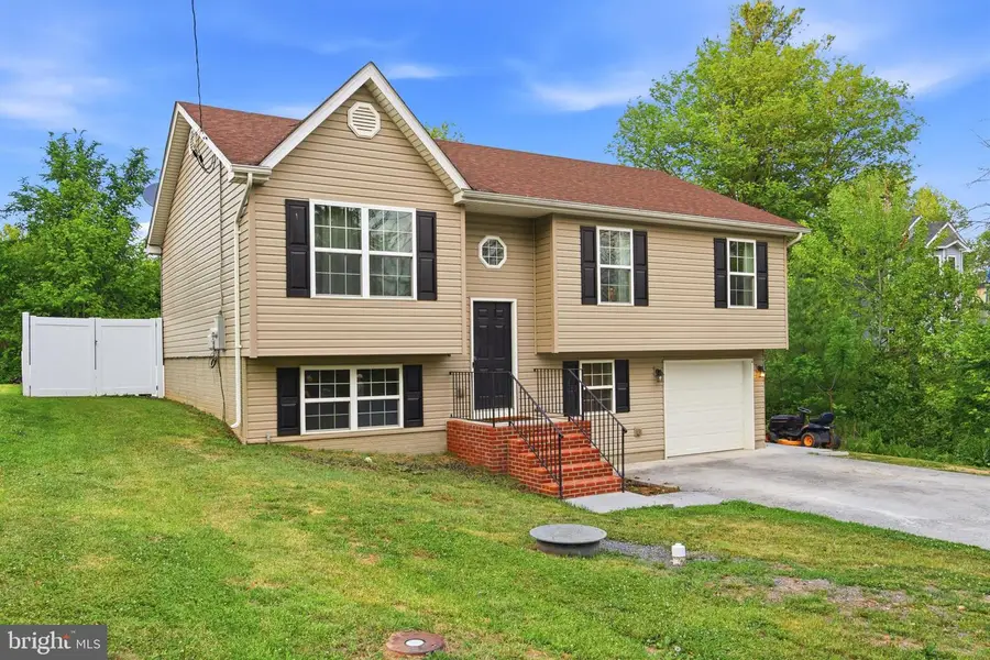658 W King St, Strasburg, VA 22657 - #2