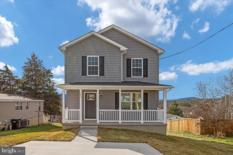 201 East Locust St, Woodstock, VA 22664 - #2