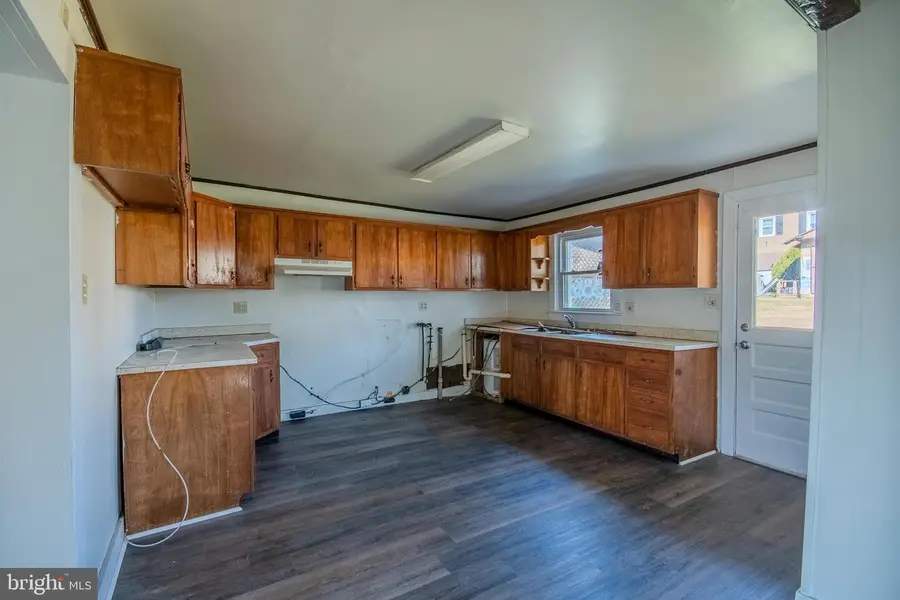 488 Ash St, Strasburg, VA 22657 - #2